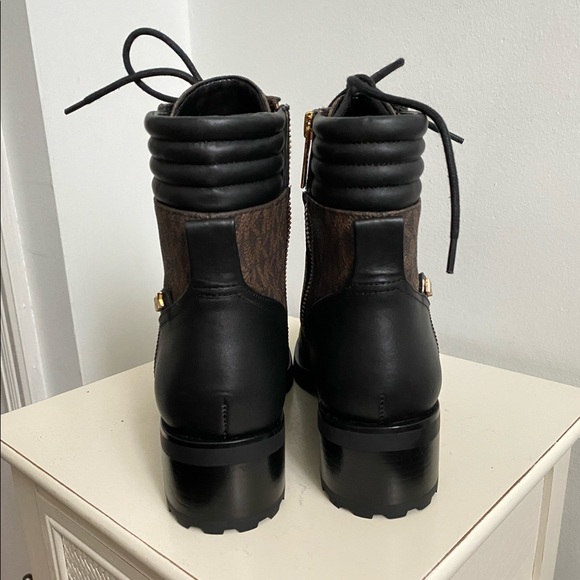 Michael Kors Logo Lace Up Combat Boot size 7 - Picture 3 of 9